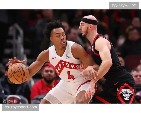 快讯：猛龙与公牛比赛第三节，两队合计命中率不足35%，场面陷入泥沼。